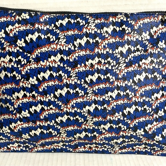 Bimba Y Lola Blue and White Patterned Clutch - Picture 3 of 7